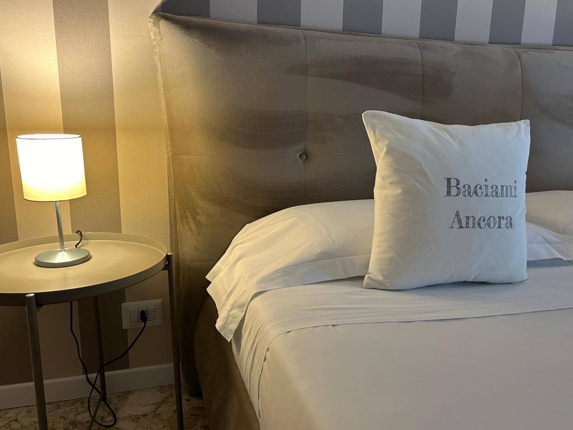 Baciami Ancora Couette-café